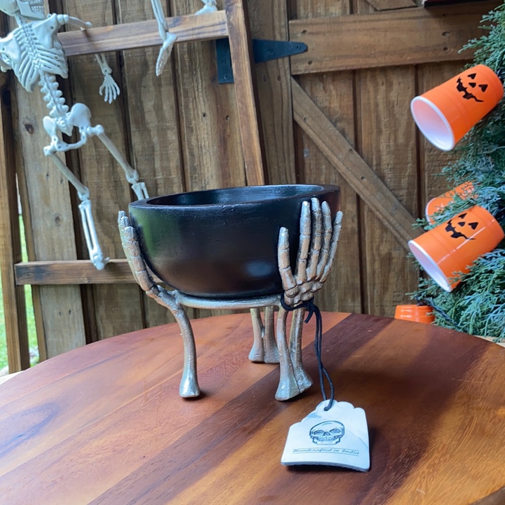 MidnightFright Triple Skeleton Hand Serving Bowl🦴